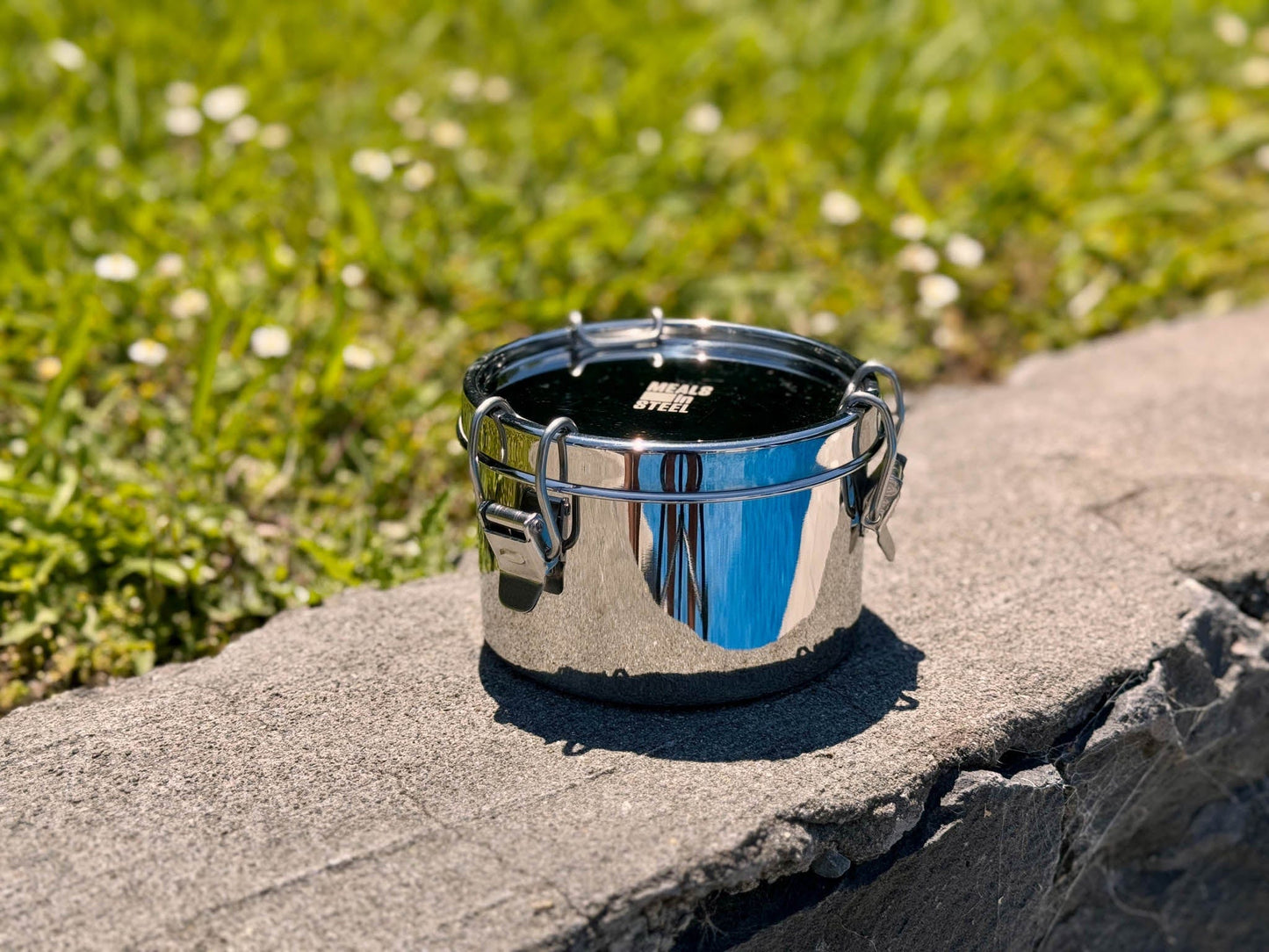 Bento Leakproof Round Shape Lunch box | Stainless Steel | 700ml | Stainless Steel Lunchbox NZ | Meals in Steel